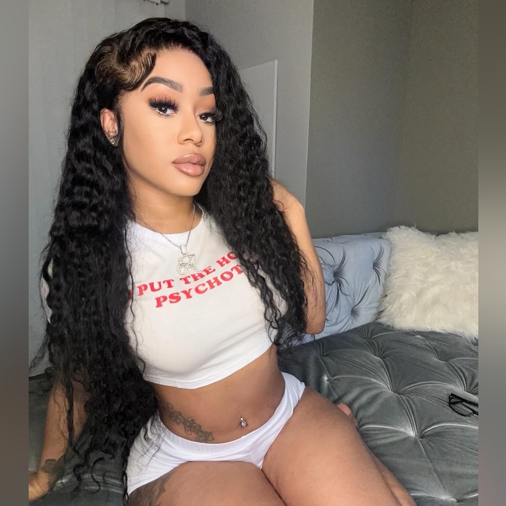 Meet your Posher, Alexis